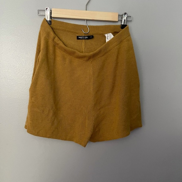 Nasty gal mustard sweater shorts M - Picture 1 of 8